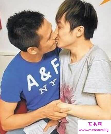 吴青峰出柜刘雨凯 吴青峰和男友接吻照曝光 热备资讯