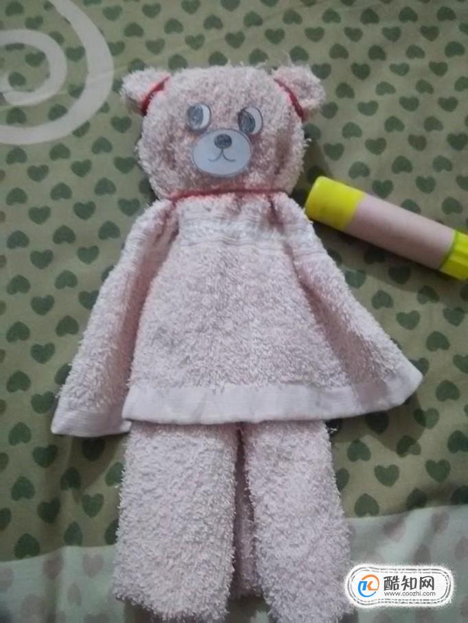 如何利用毛巾折叠小熊?