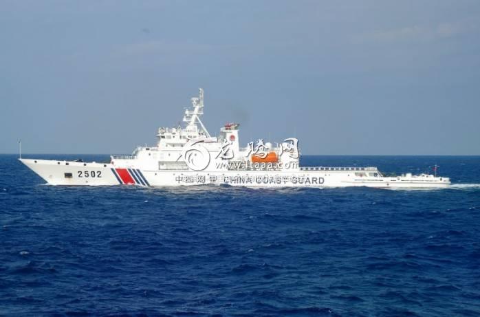 A Chinese patrol boat sails into waters near the disputed Senkaku islands in the East China Sea in November 2016