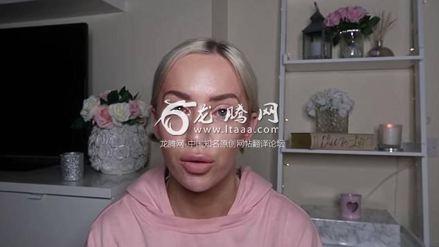 YouTube vlogger Elle Darby has become embroiled in a row with a hotel owner after asking for a free stay in exchange for promotion on her social media channels