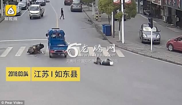 The truck driver speeds off without stopping leaving the injured motorcyclist struggling