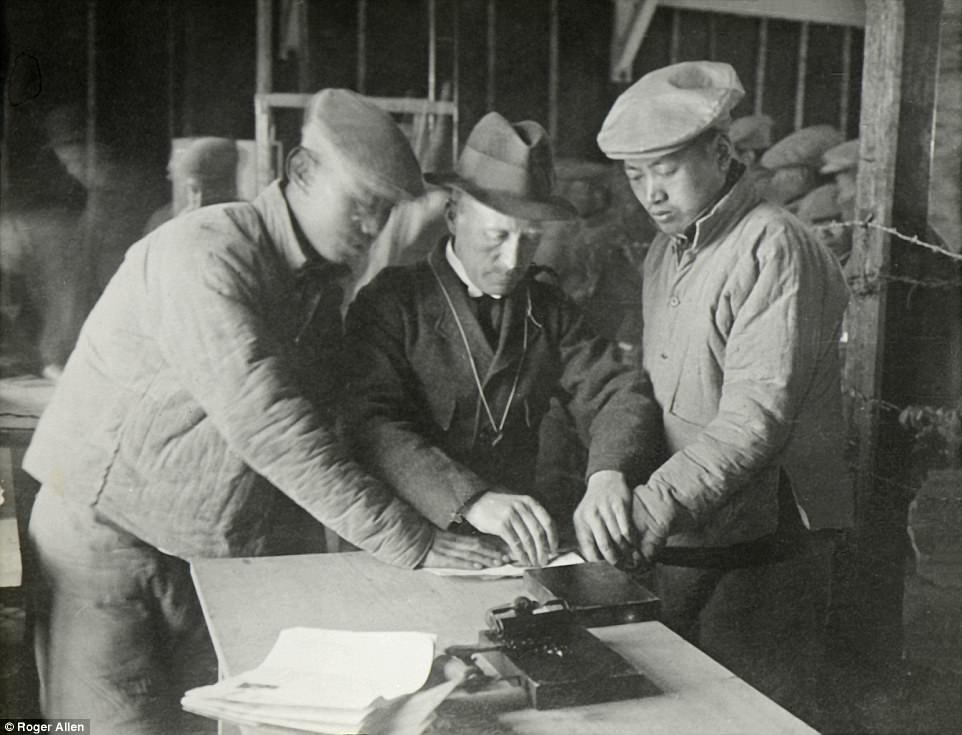 The jobs that Chinese workers carried out allowed more British soldiers to be freed up for other tasks such as fighting on the frontline in Flanders