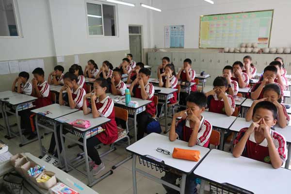 手机看多了眼睛累？七种办法帮你消除眼疲劳