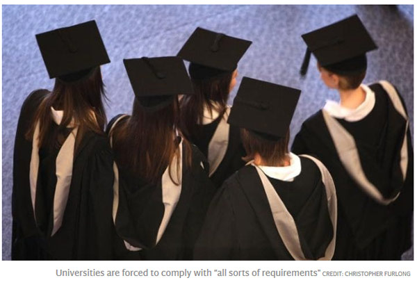 英国大学排名下滑因为招收更多穷学生？
