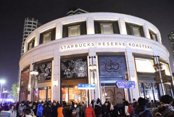星巴克店员的围裙有7种颜色，这里的秘密绝大数人都不知道