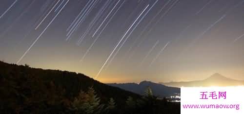 流星雨的图片，有关流星雨的唯美句子，一起来看流星雨