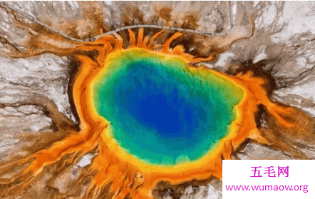 美国黄石公园超级火山短期内会不会爆发
