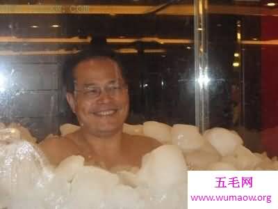 世界上最不怕冷的人，冰块中生存120分钟