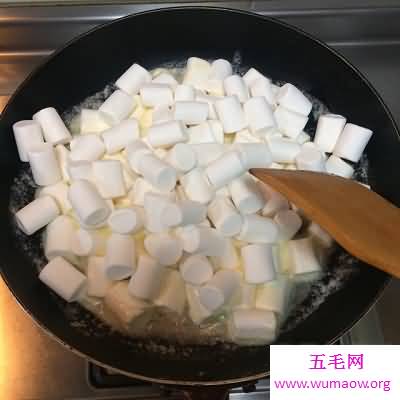 牛轧糖的做法 熬糖版和棉花糖版哪种最好吃？