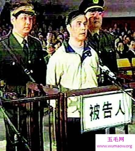 一失足成千古恨，杨钰莹前男友赖文峰现状