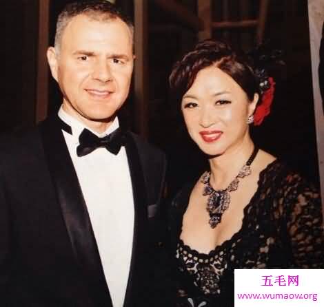 金星变性前妻子照片曝光，美国太太肯波琳10年婚姻