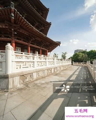 中国名筑——寒山寺，是中国人必去的一个旅游景点