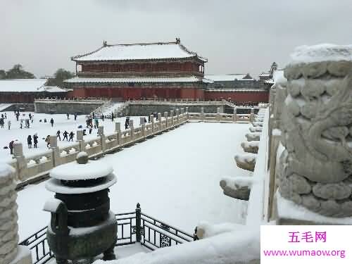 北京故宫紫禁城，是中国地标性的建筑物