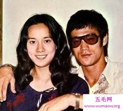 功夫巨星李小龙，他的妻子竟是琳达•埃莫瑞！！