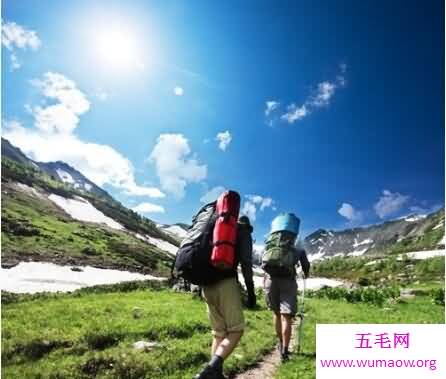 登山必备这些都是你不可以少的东西哦非常实用