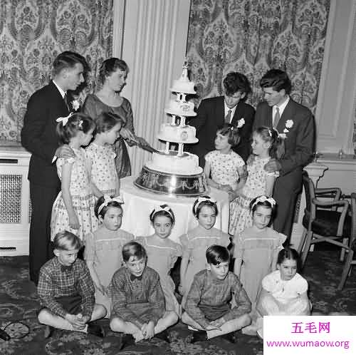 世界上最年长四胞胎，同庆80大寿