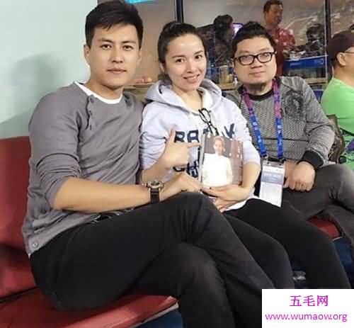 众多人心目中的男神靳东老婆是谁你们都知道吗