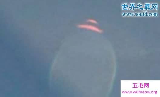 巨型UFO惊现美国黄石公园上空，外星人基地正建于此地