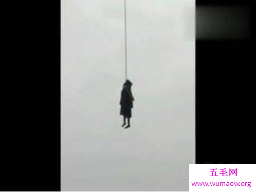 广州美院惊现上吊女尸，竟发现是一幅油画(非常相似)