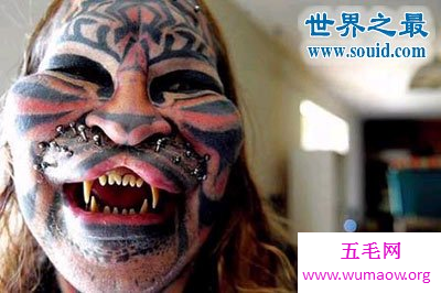 男子整形千次变成美国虎人，心理有病还是脑子有病