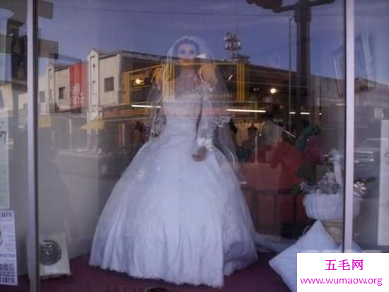 婚纱店模特竟然是店主女儿干尸，惊悚奇闻