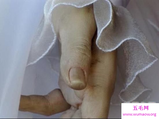 婚纱店模特竟然是店主女儿干尸，惊悚奇闻