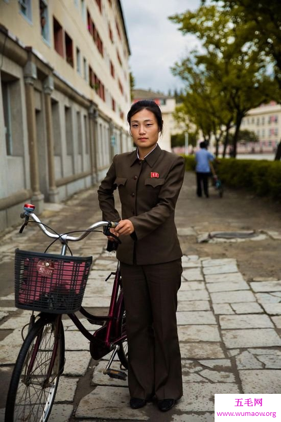 朝鲜最美的美女，穿制服的清纯学生妹最好看