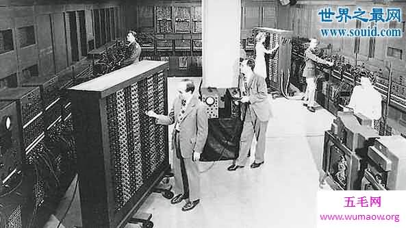 世界上第一台计算机，1946年(重量堪比6只大象)