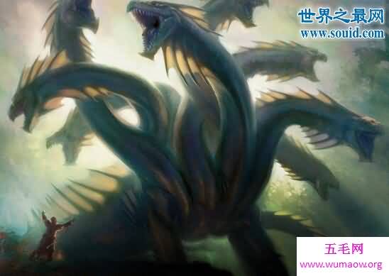 玻璃蛇全身透明，骨骼和内脏清晰可见(十分脆弱)