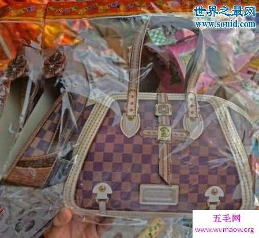 清明节十大奇葩祭品，纸扎美女还可以订做小三