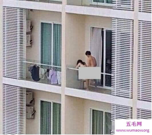 90后高中生艳照门事件，墙角天台无处不在啪啪啪
