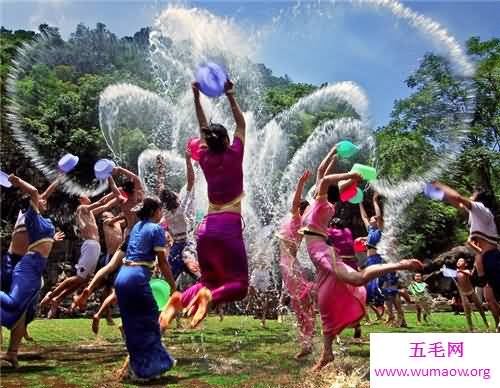 泼水节是哪个民族的节日 泼水节的来历介绍