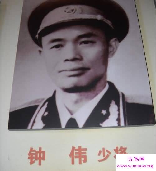 亮剑中李云龙的原型是谁，开国中将王近山(是个疯子)