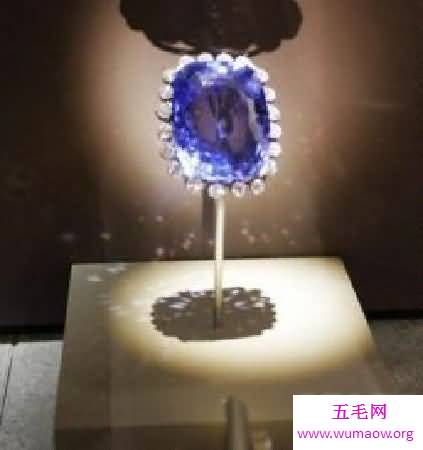 一颗世界上最大的星光蓝宝石被称为印度之星