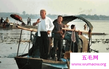 游走在生死边缘的捞尸人，社会缺少对其认知