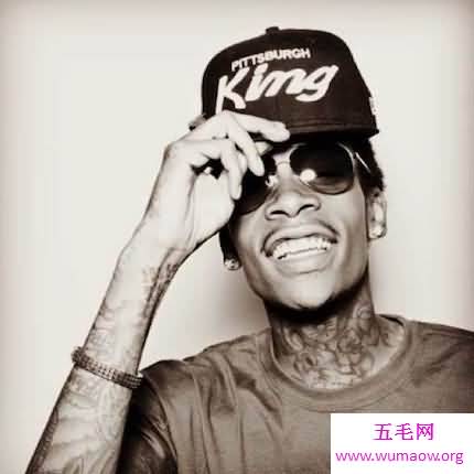 今日小编给你们介绍一位美国著名的说唱歌手――wiz khalifa