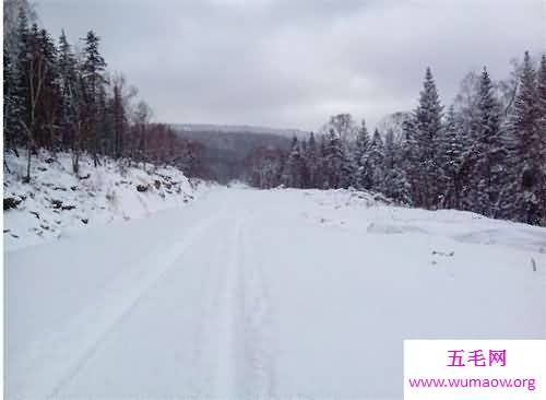 梦见下大雪是什么意思 不同身份的人梦见下大雪含义