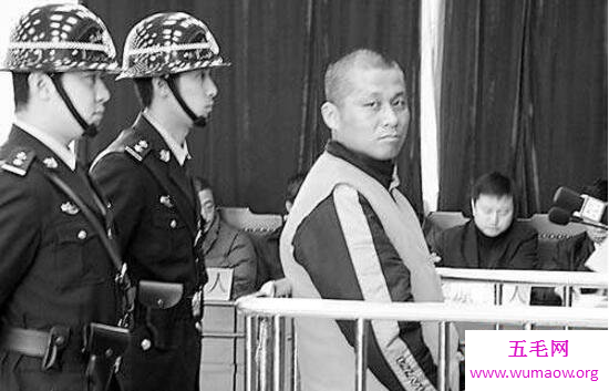 屠夫石悦军连杀12人，警方号召两万民众才抓到他
