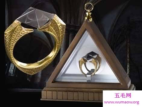 哈利波特中伏地魔的七个魂器是什么