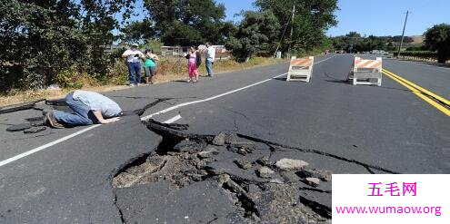 梦见地震你害怕么担心么 快来周公解梦探一探究竟