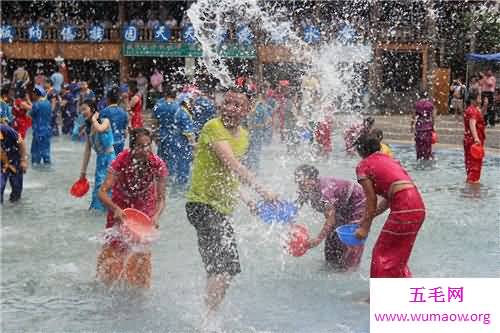 泼水节是哪个民族的节日 泼水节的来历介绍