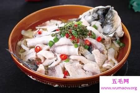水煮鱼的做法：麻辣爽口，口感滑嫩，“麻上头辣过瘾”！