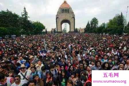 世界上人口最多的国家中国脱颖而出可没想到第二竟是这个国家