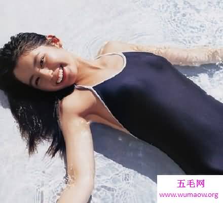 日本萝莉小池里奈写真 性感娇媚显风情万种！