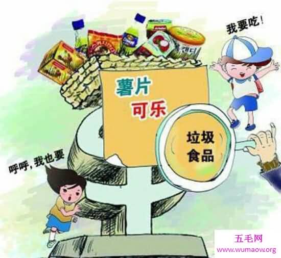 揭秘垃圾食品的制作过程，看完你还敢吃吗？