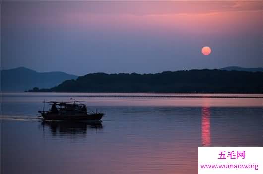 中国最大的湖泊是什么，十大湖泊面积排行榜