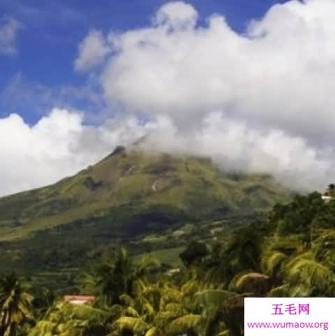  全球十大火山度假圣地，毁灭一切后的重建美景就是天堂。