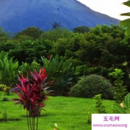  全球十大火山度假圣地，毁灭一切后的重建美景就是天堂。