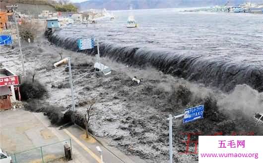 世界上最可怕的海啸，超恐怖海浪造成几十万人死亡