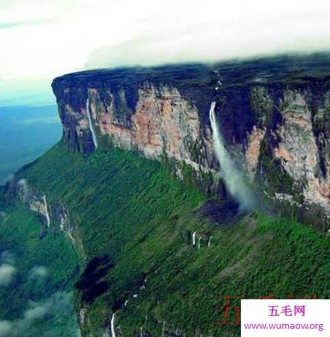 世界上最神奇的山，罗赖马山的风景值得我们去欣赏。